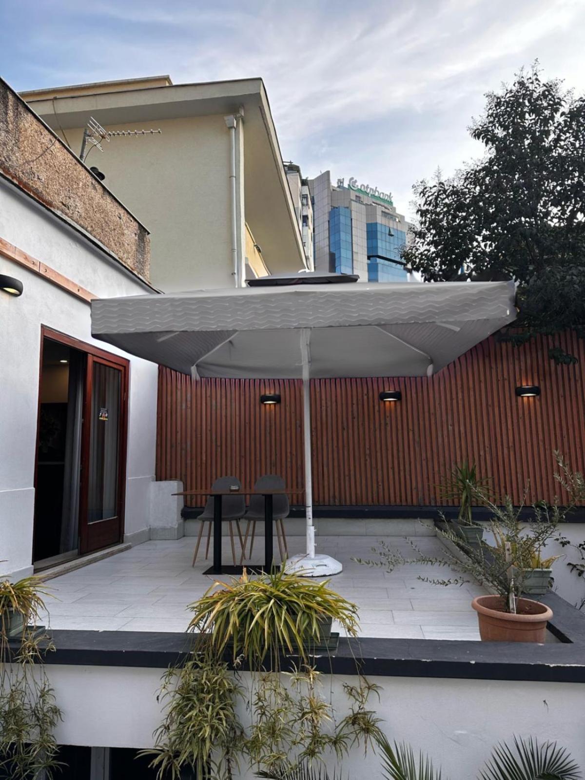 Studio In Bllok Тирана Екстериор снимка