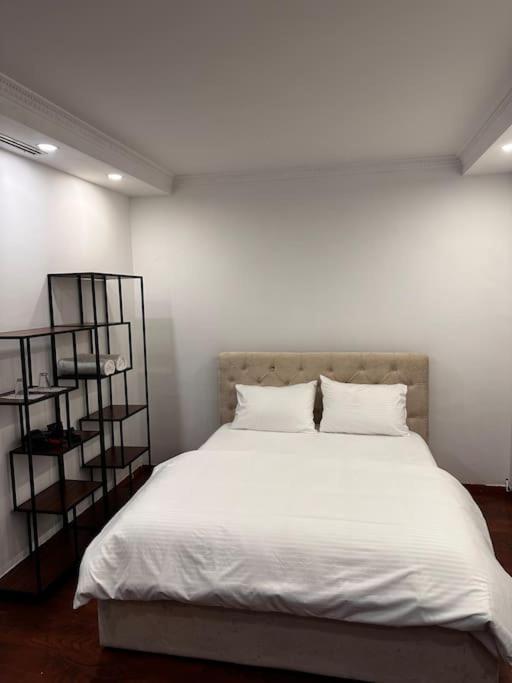 Studio In Bllok Тирана Екстериор снимка