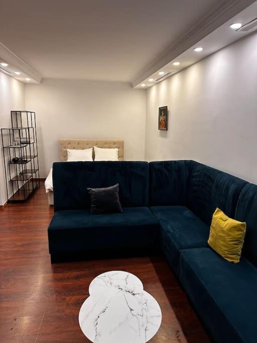 Studio In Bllok Тирана Екстериор снимка